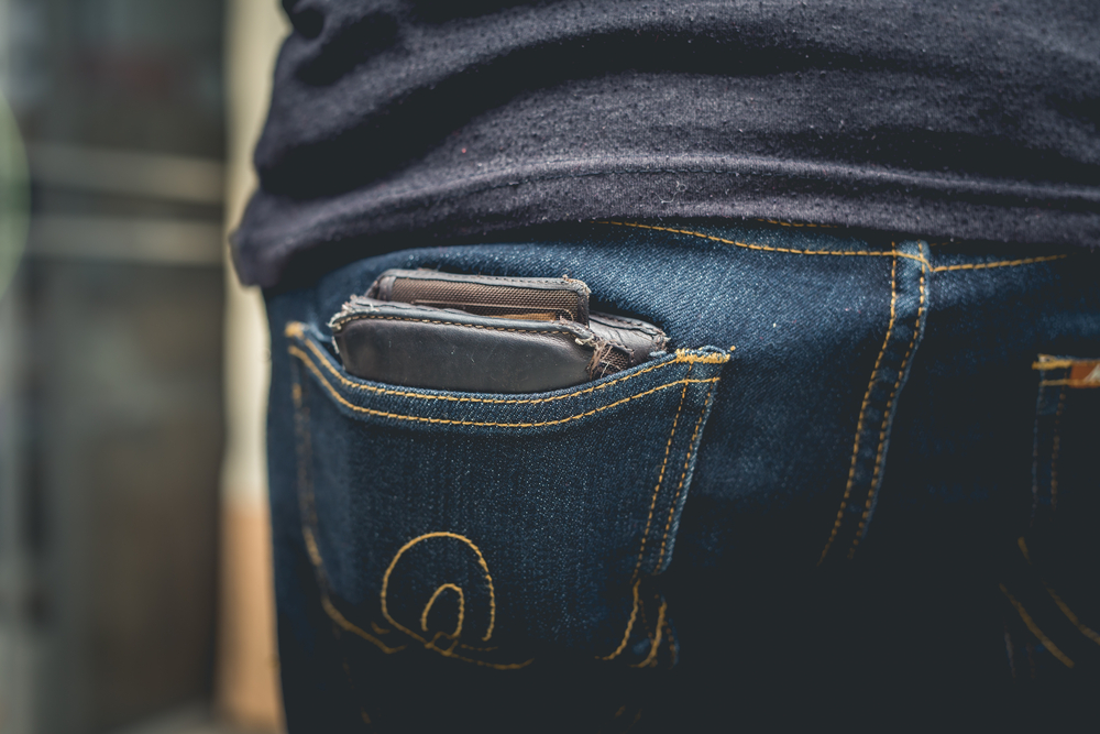 Why your wallet can cause back pain and sciatica? Chiropractic